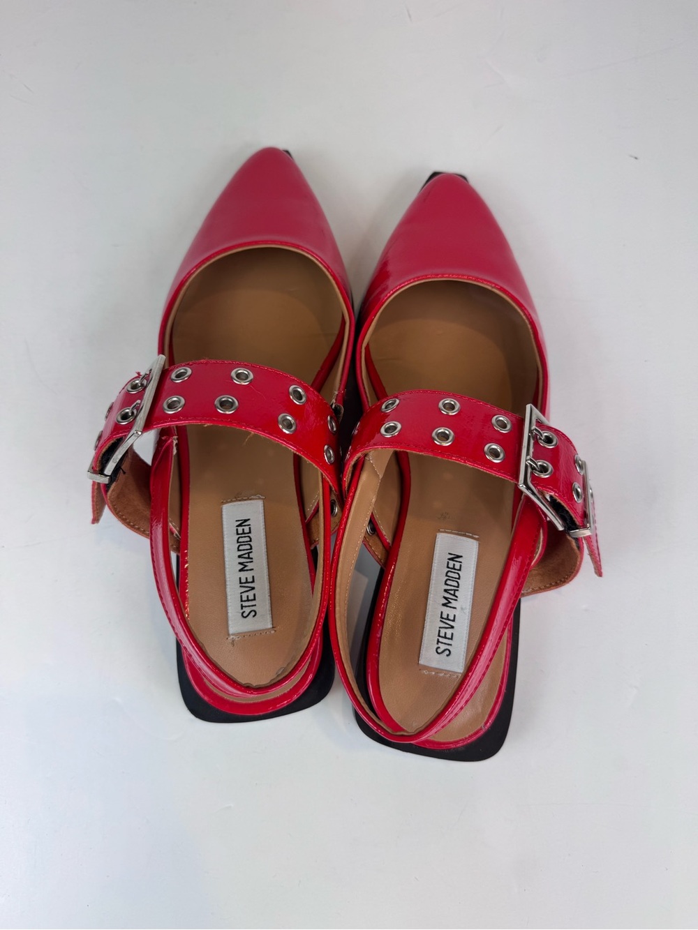 NEW Steve Madden Smokee Buckle Slingback Red Flats Pointed Toe Grommets Size 8 - Picture 7 of 12